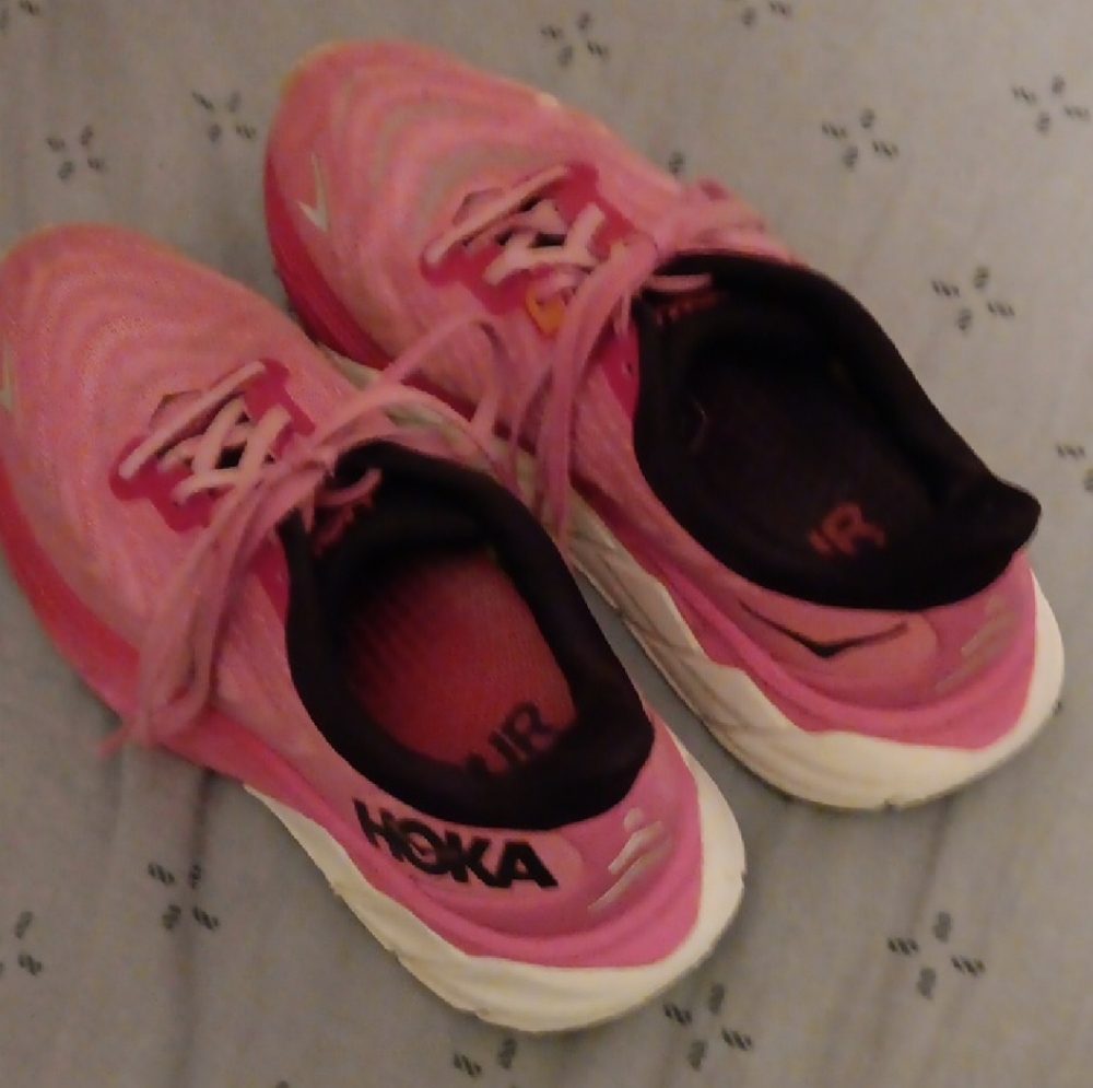 Hoka Pink and White One One Sneaker Lightweight Athletic Design. Woman Size Q1